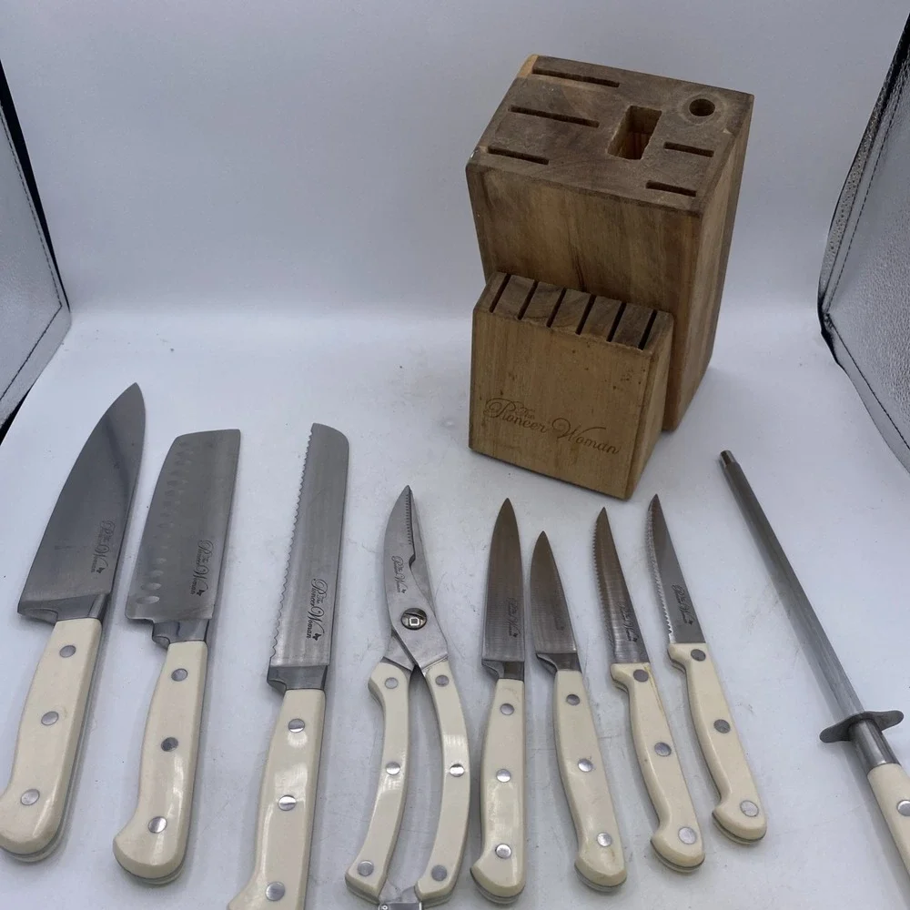 The Pioneer Woman Cowboy Rustic Linen Ivory Knife Set & Block Missing 4 Steak